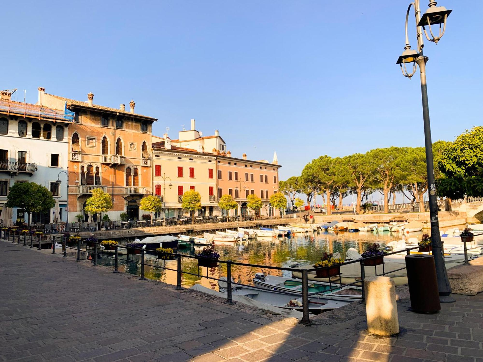 Garda Blue Lake Home Luxury Appartment Desenzano del Garda Exterior foto
