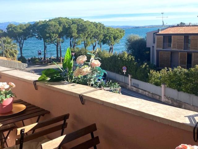 Garda Blue Lake Home Luxury Appartment Desenzano del Garda Exterior foto